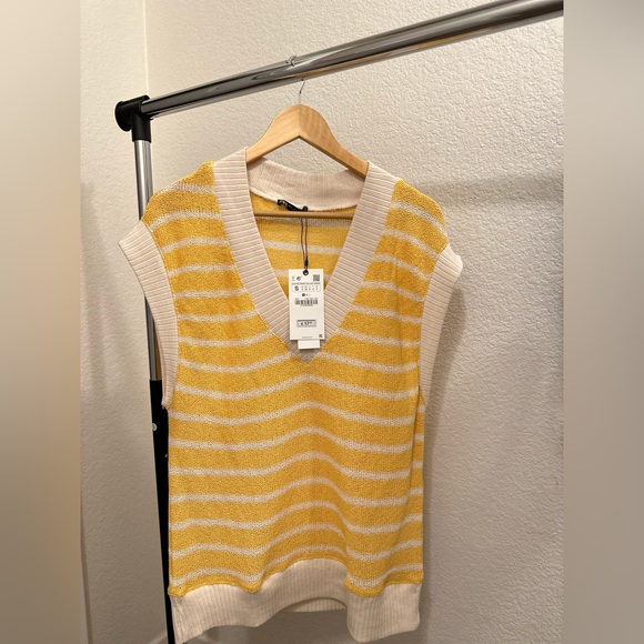 Zara Sweaters - Zara